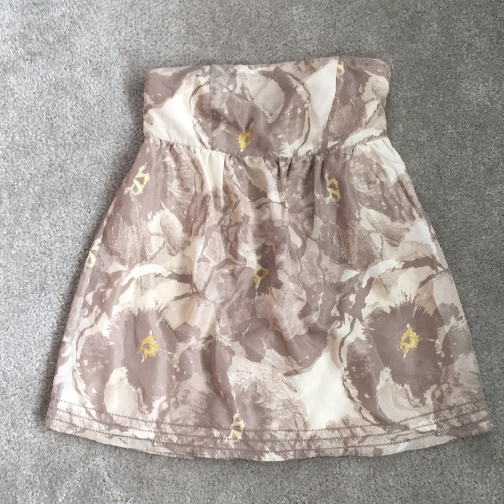 NWOT Banana Republic silk strapless top